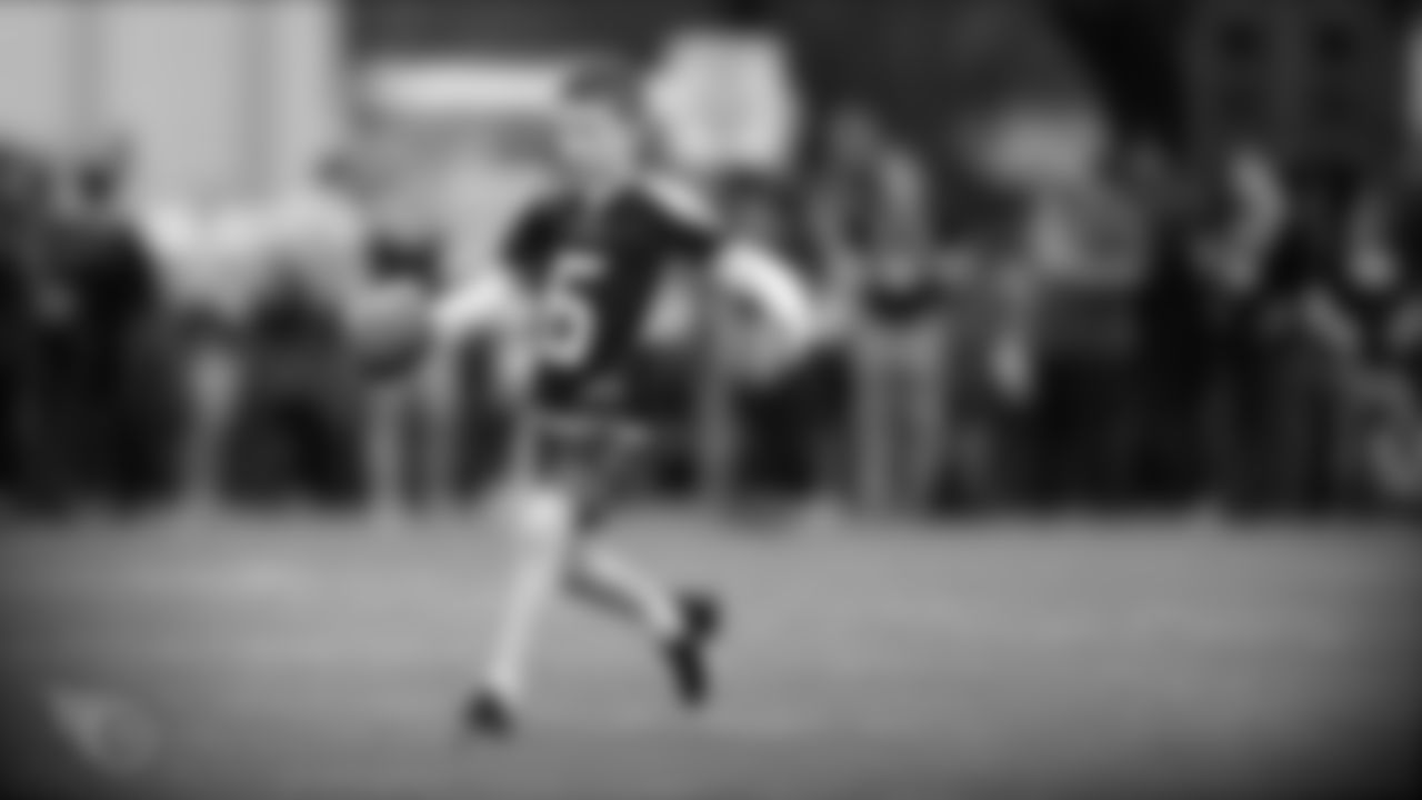 ORLANDO, FL - JANUARY 23, 2020 - Punter Brett Kern #6 of the Tennessee Titans son at the 2020 NFL Pro Bowl. Photo By Donald Page/Tennessee Titans