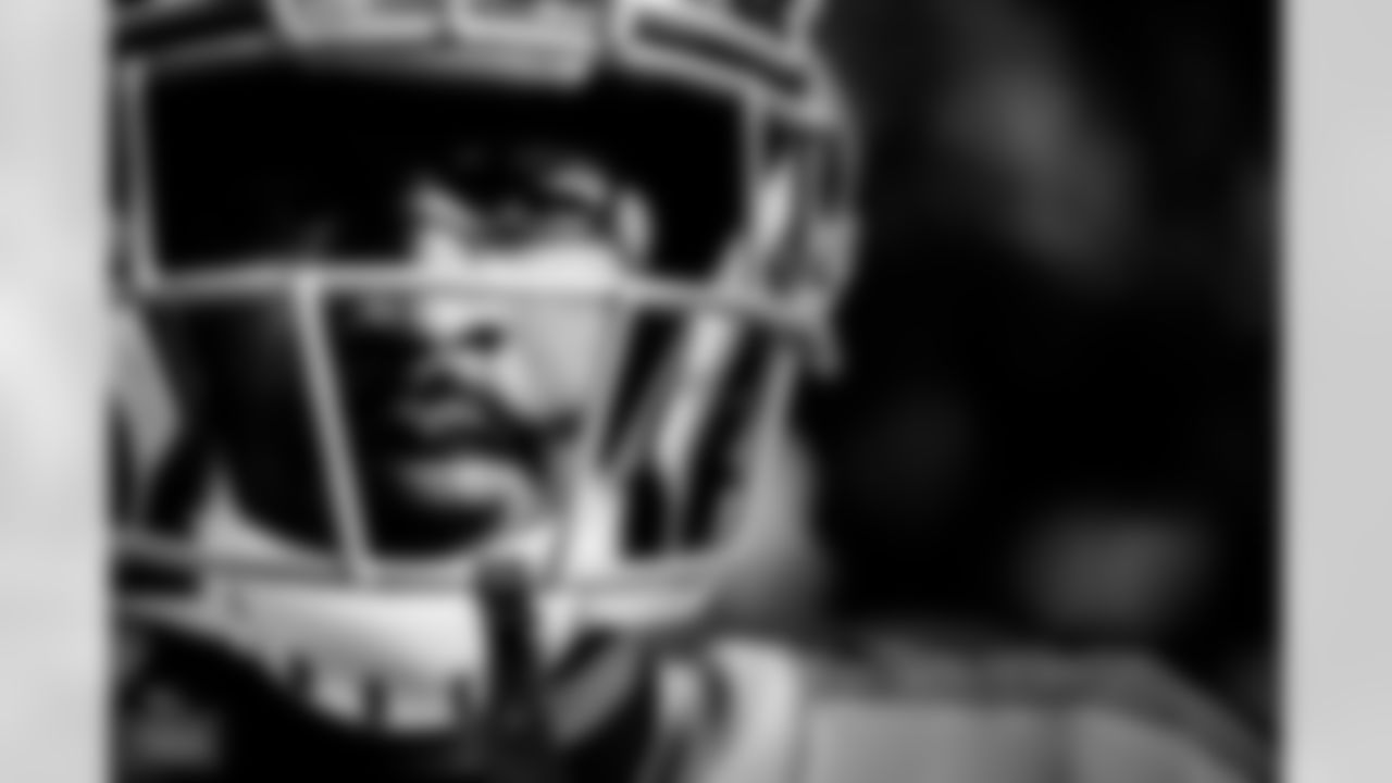 Wide receiver Robert Woods #2 of the Tennessee Titans before the game between the Tennessee Titans and the Philadelphia Eagles at Lincoln Financial Field on December 04, 2022 in Philadelphia, PA. Photo By Mark Brown