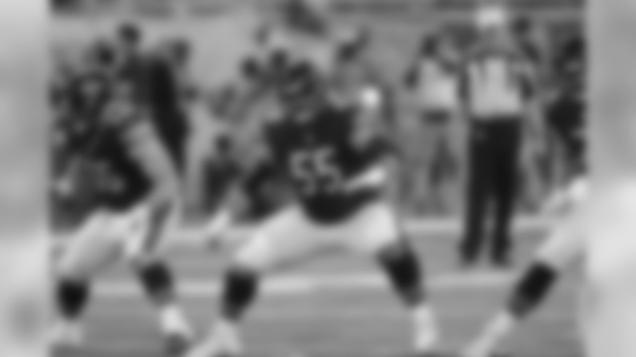 Chicago Bears center Hroniss Grasu (55) defends during the second half of an NFL football game against the Detroit Lions, Saturday, Dec. 16, 2017, in Detroit. (AP Photo/Paul Sancya)