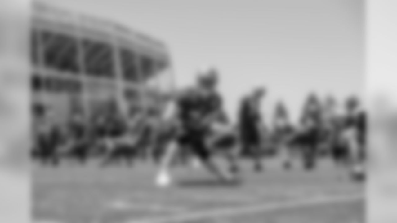 T Joe Staley