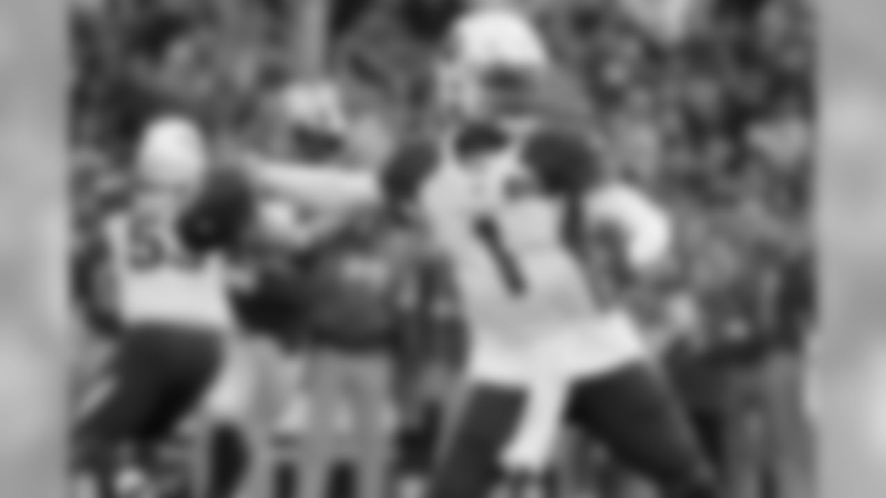 Cardinals quarterback Kyler Murray passes against the Rams during second half.