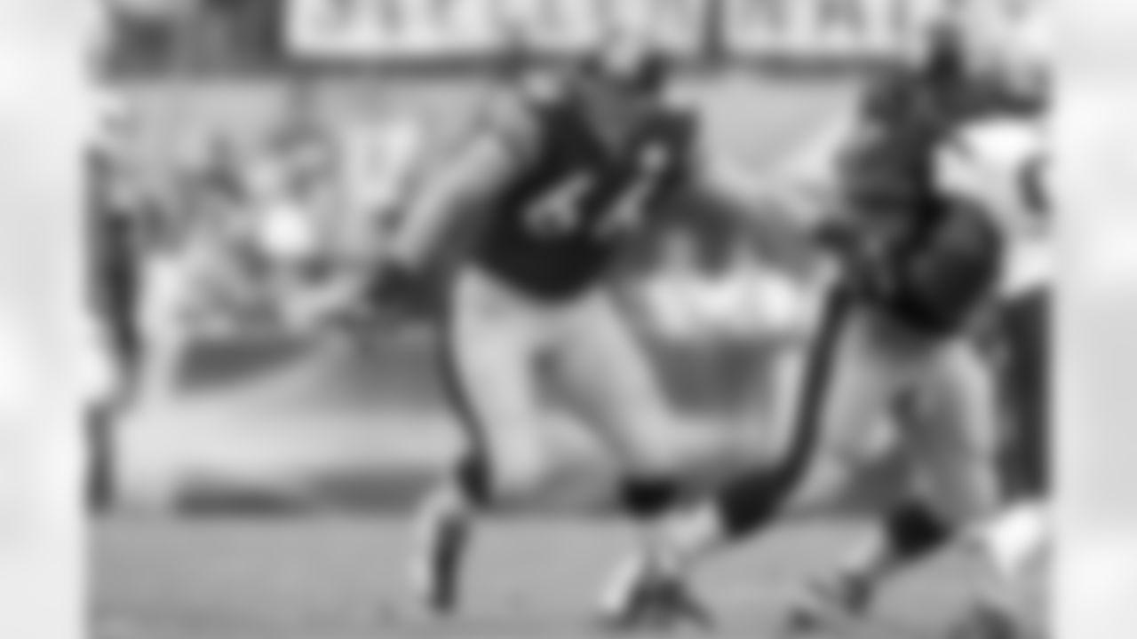 Alan Faneca has been named to the Pro Football Hall of Fame Class of 2021.