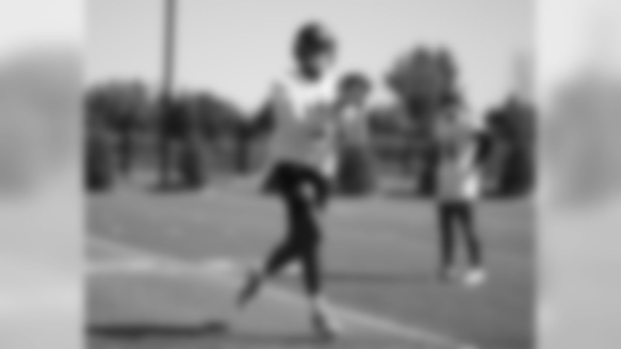 WR Cayleb Jones