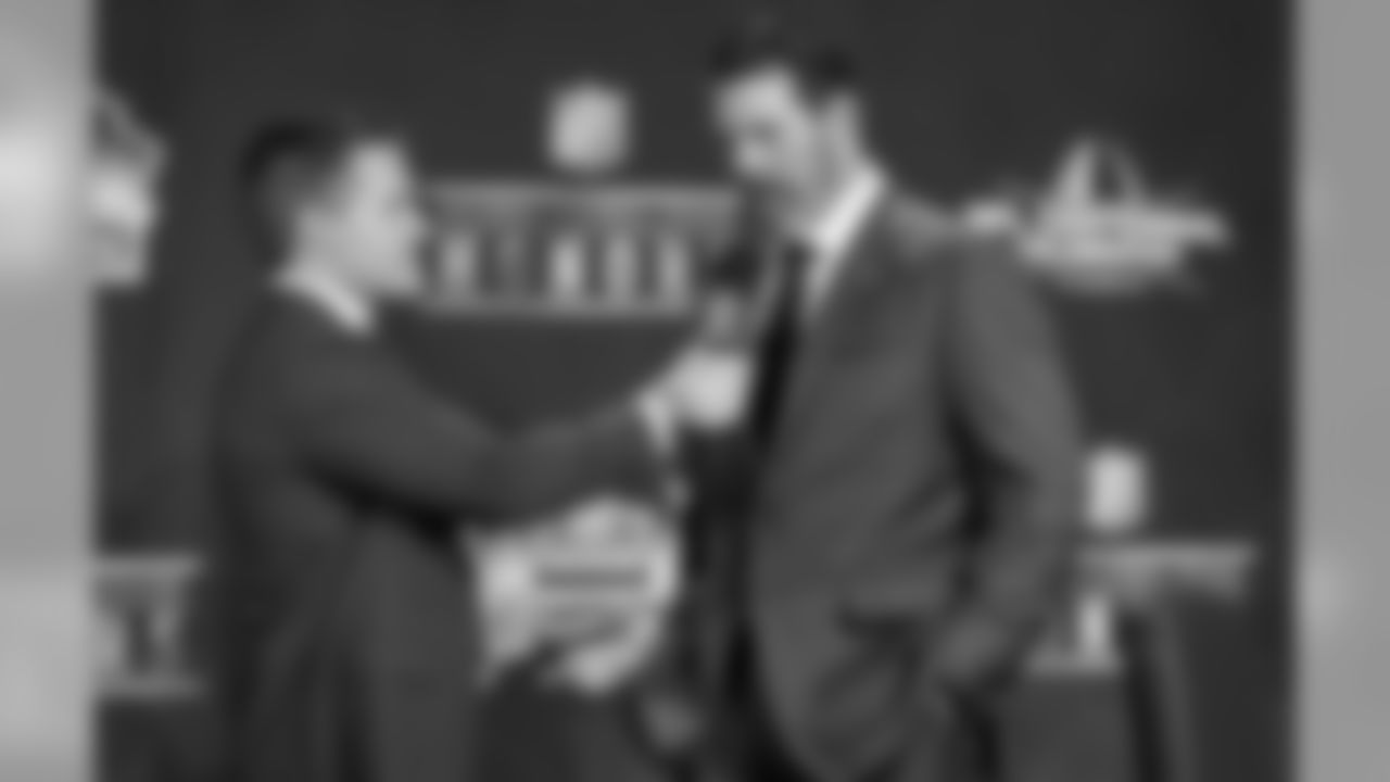 2020_0201_NFLHonors_HOF_SteveHutchinson_0017