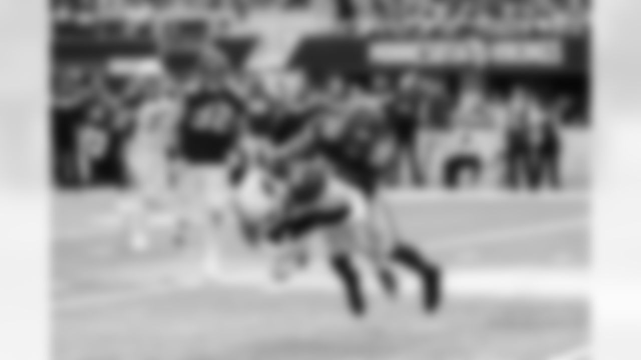 LB Jordan Hicks