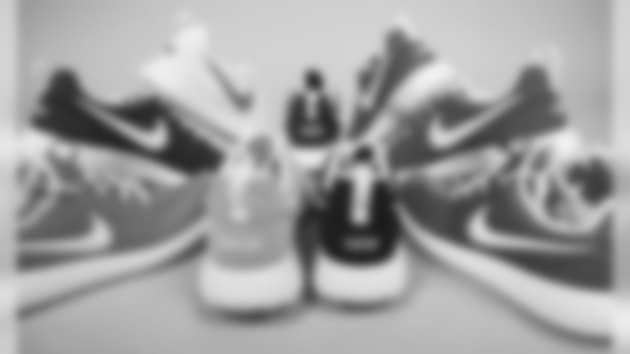 2018_1011_CrucialCatchShoes_0007