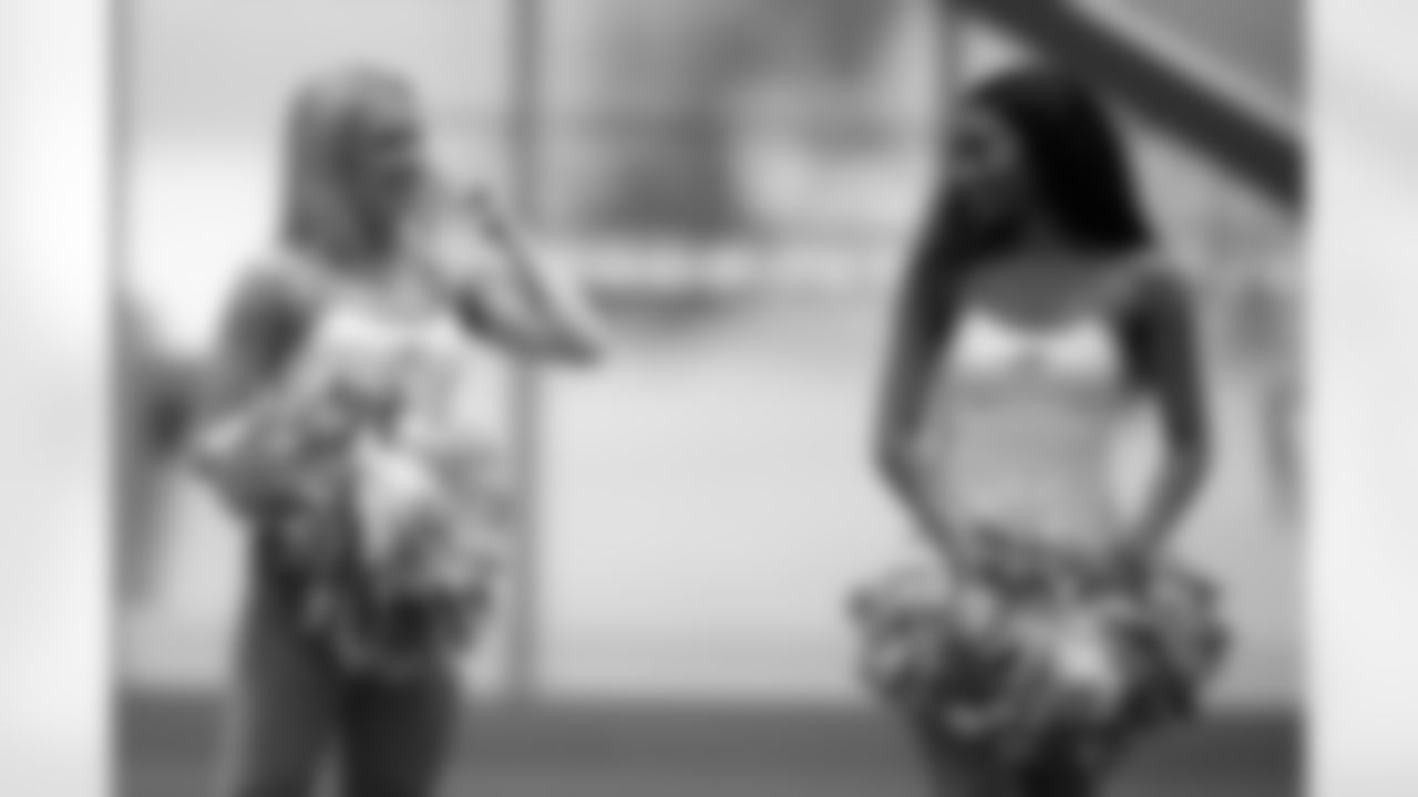 221015-SpecialOlympicsUnifiedFlag-LS0063