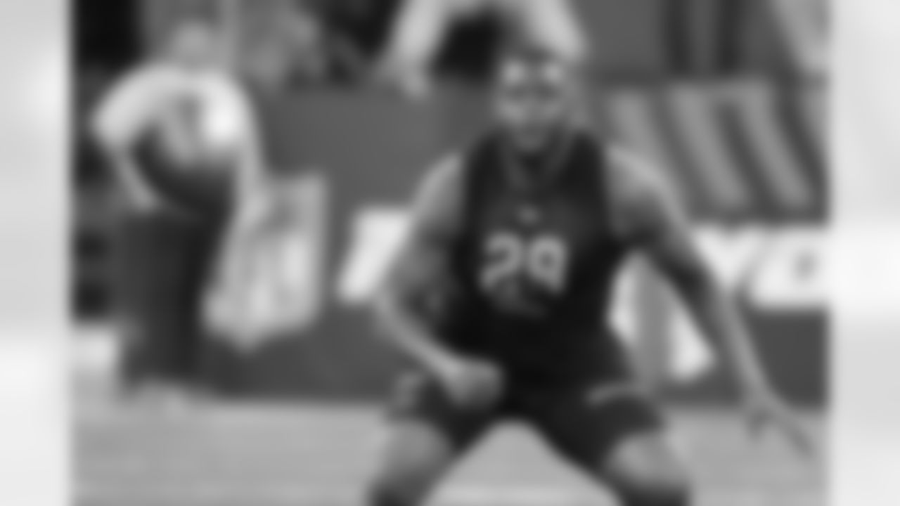 T Vederian Lowe