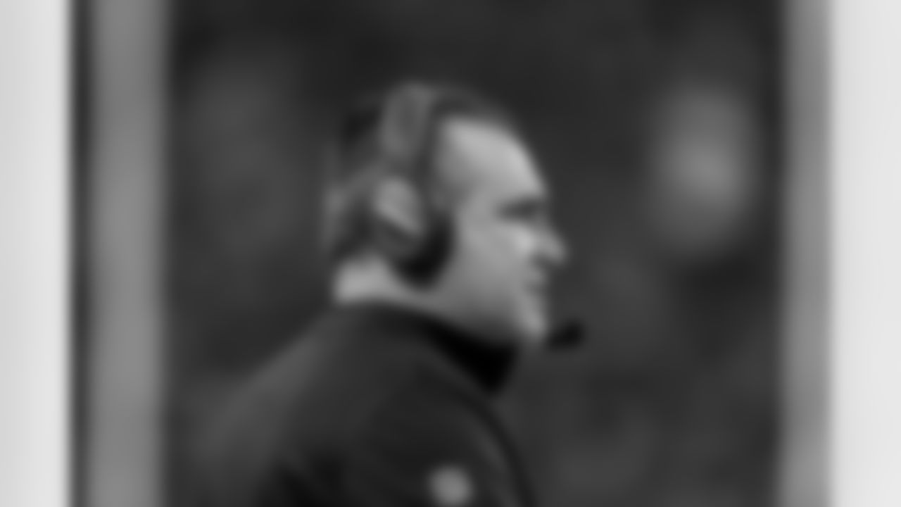 Tight Ends Coach Brian Pariani