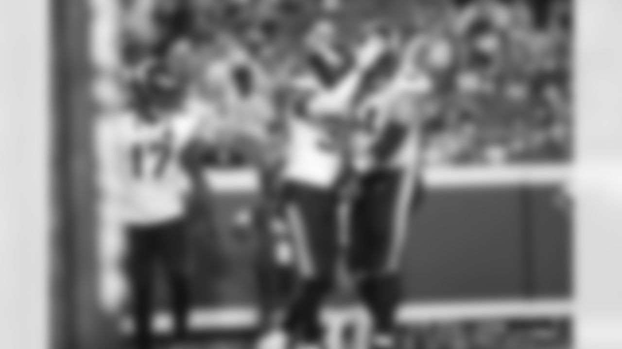 0827_Away-3-30