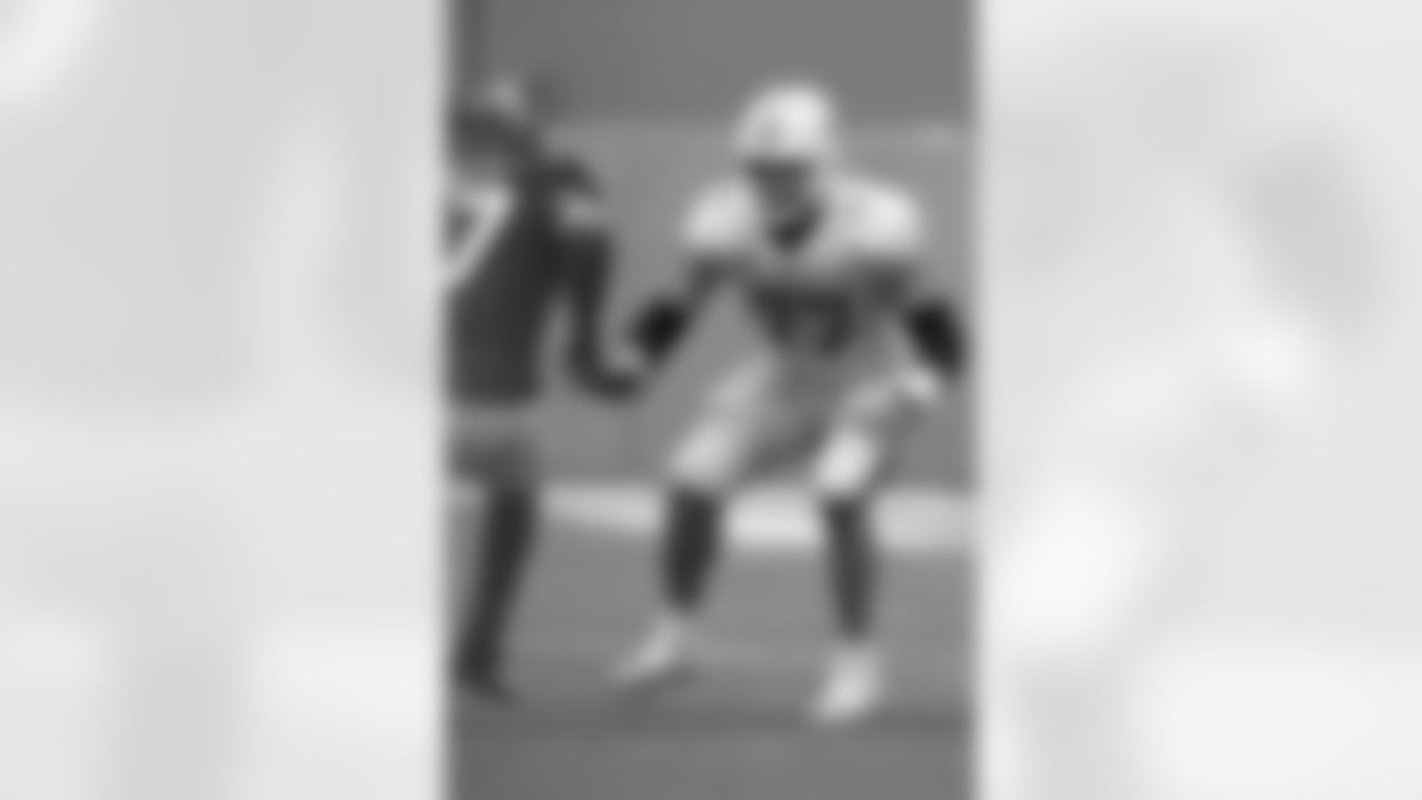 OL Jesse Davis