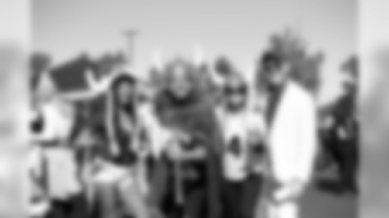 2019_1215_Chargers_Away_0346