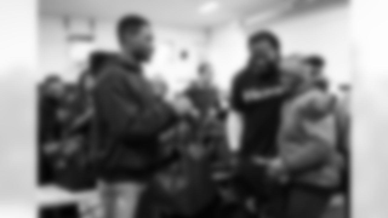 2018_1120_CR_DiggsTurkeyGiveaway_0027