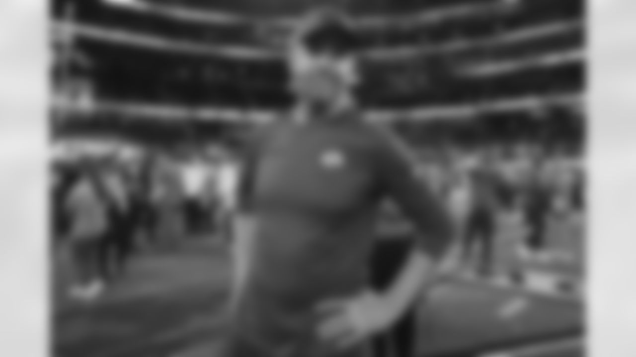 Offensive Coordinator Wes Phillips
