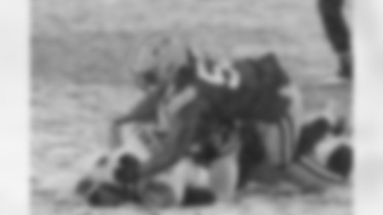 OLB Za'Darius Smith