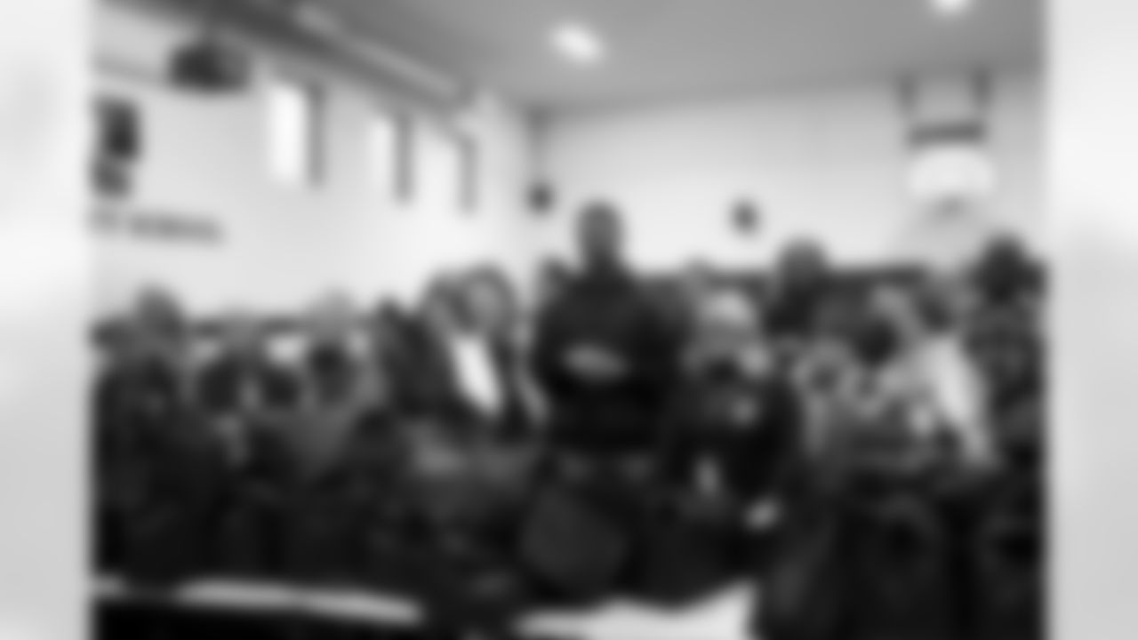 2018_1120_CR_DiggsTurkeyGiveaway_0058
