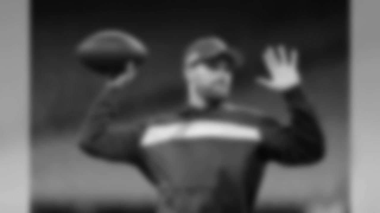 Minnesota Vikings quarterback Kirk Cousins warms up before an NFL wild-card playoff football game against the New Orleans Saints, Sunday, Jan. 5, 2020, in New Orleans. (AP Photo/Brett Duke)