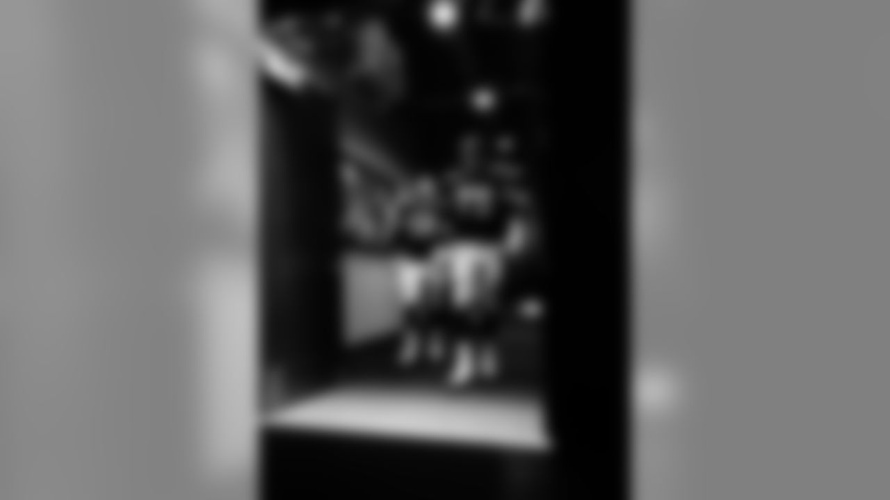 L1210389