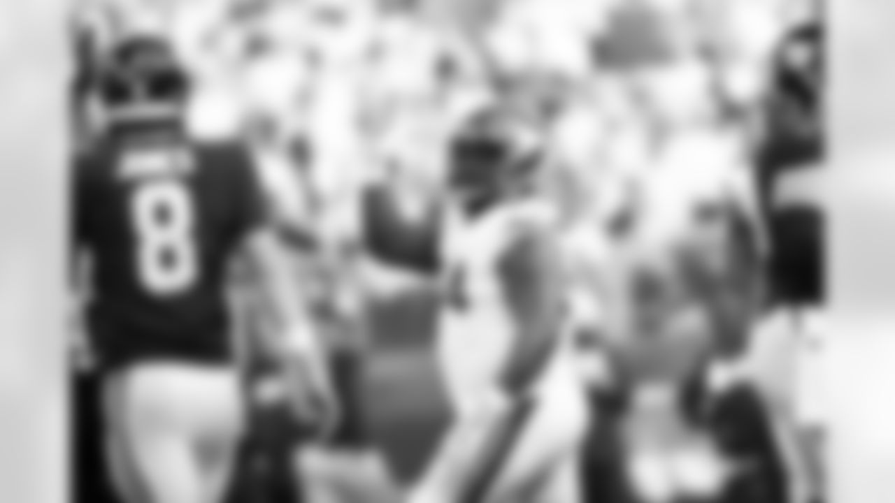 DL Dalvin Tomlinson