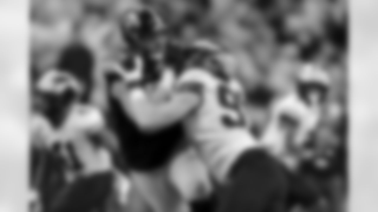 Edge rusher Aidan Hutchinson, Michigan