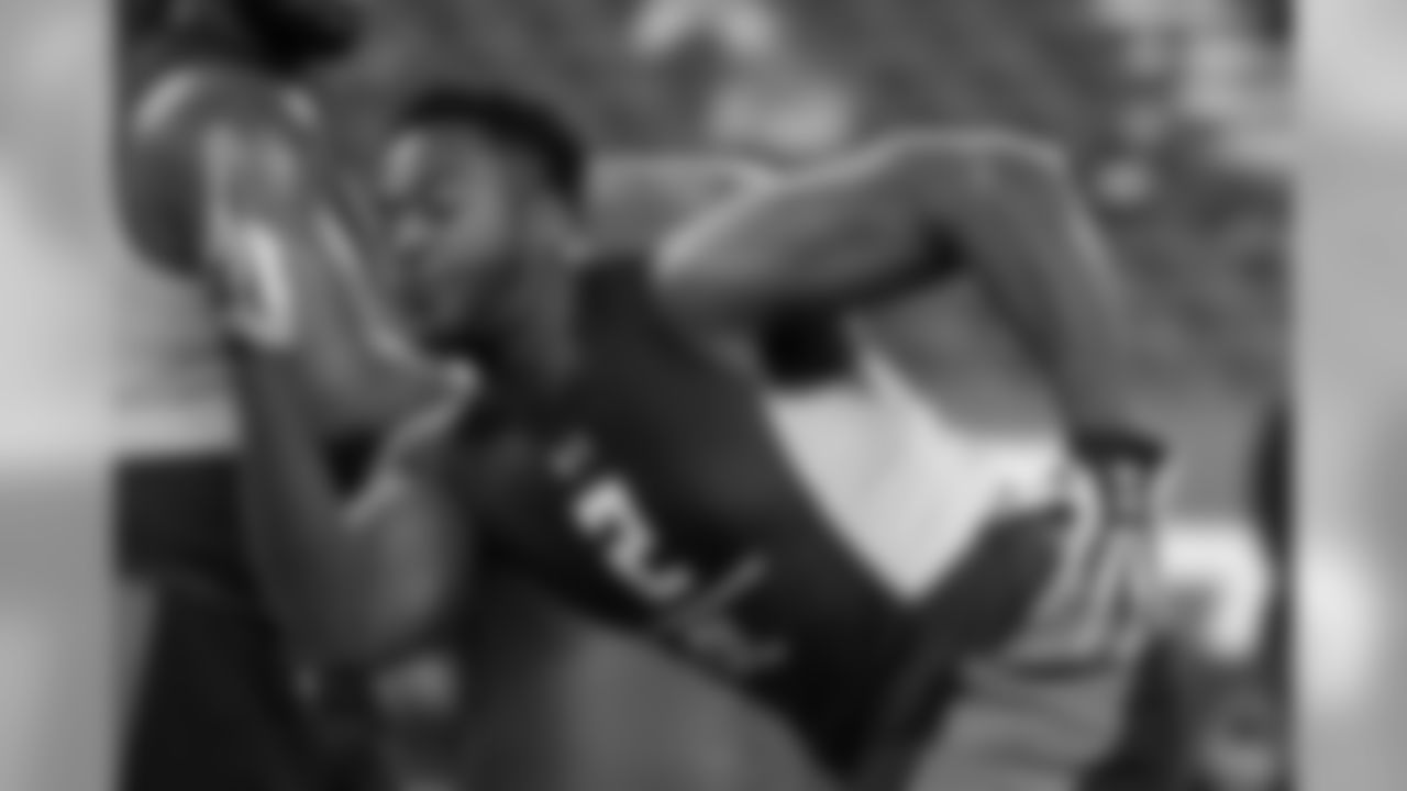 DT Sterling Bailey, DT