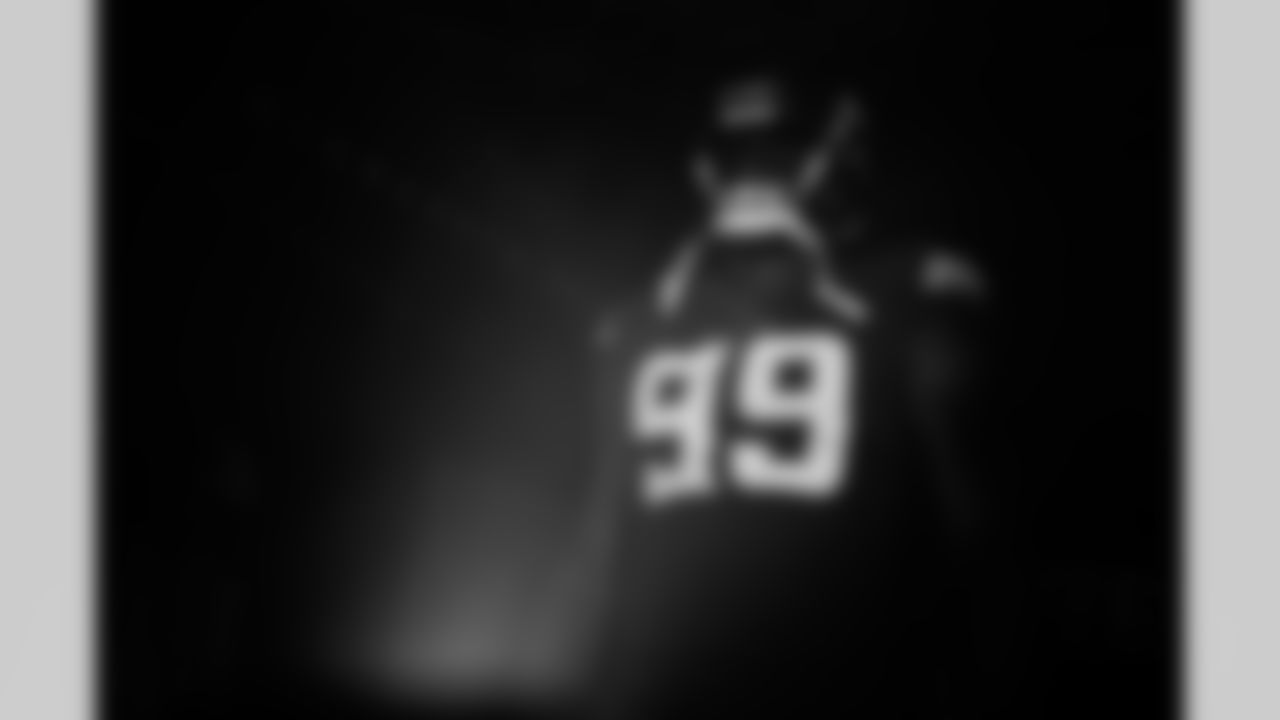 DE Danielle Hunter