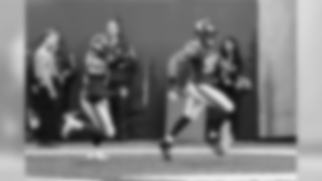 2018_1104_Lions_Home_1827