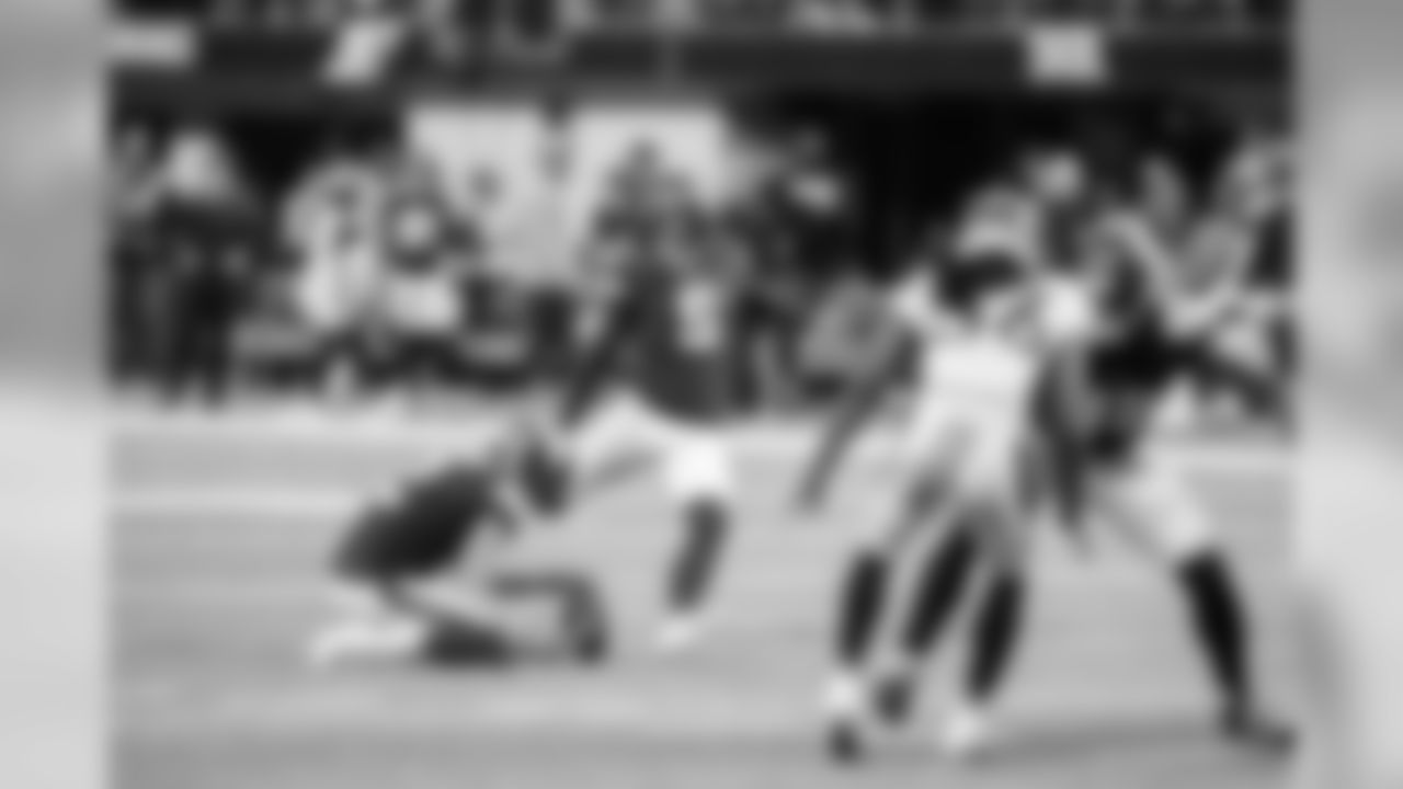 Broncos_1117-70