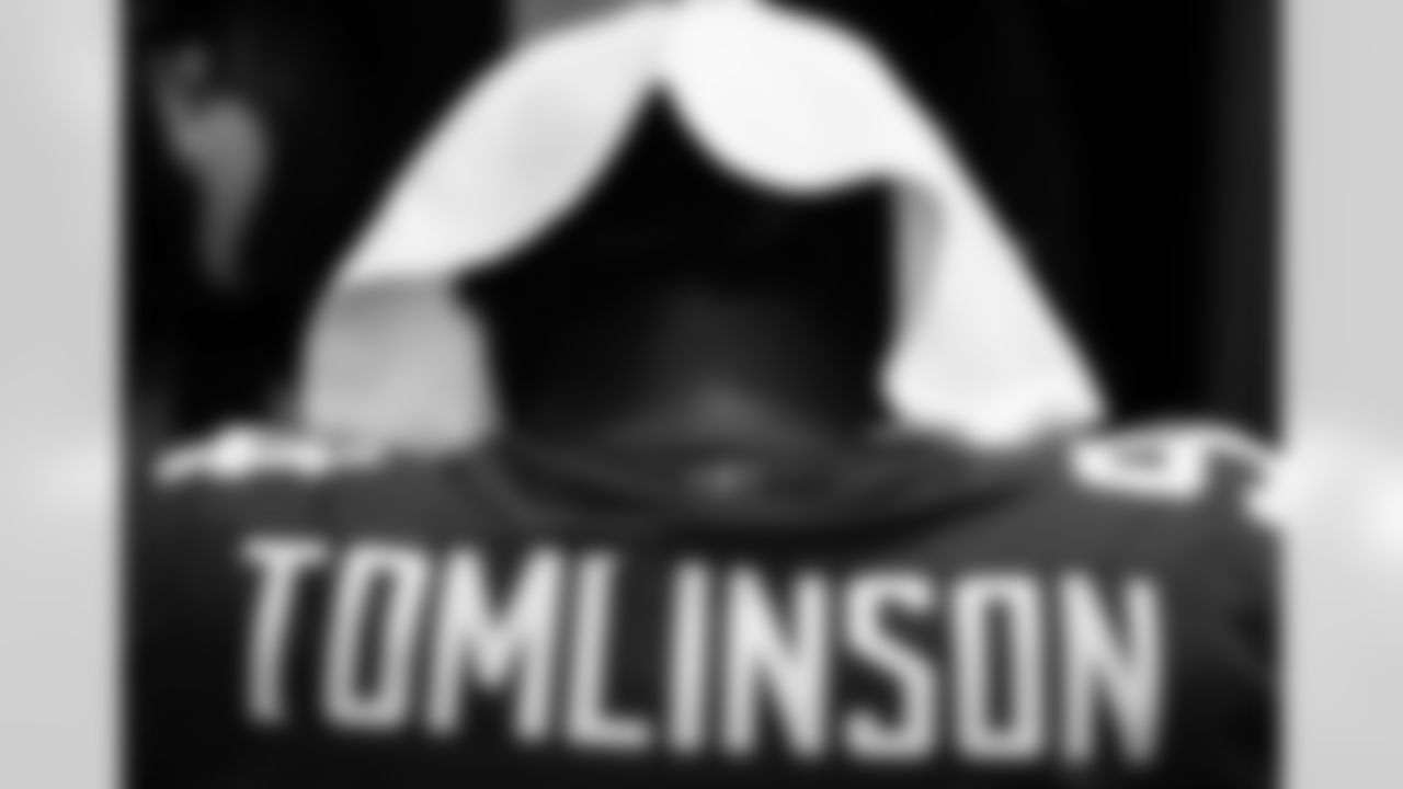 DL Dalvin Tomlinson