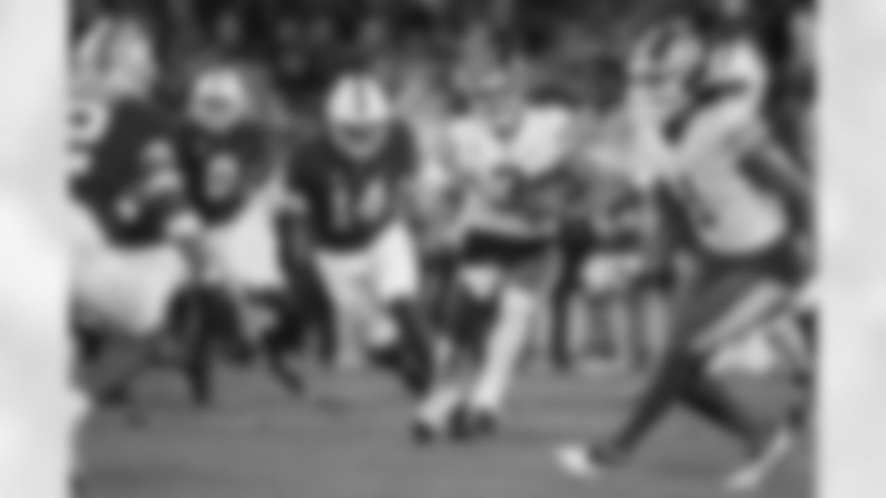 QB Jaren Hall
