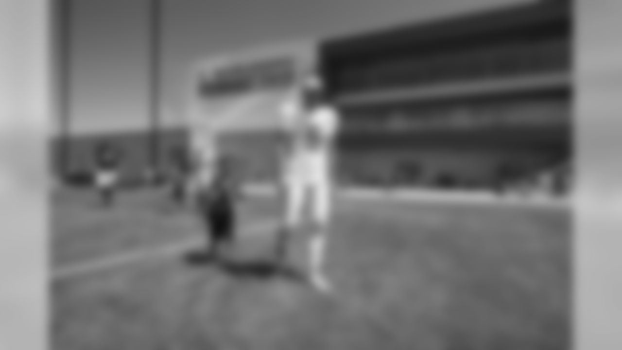 2019_0801_TrainingCamp_HelmetHike_0009
