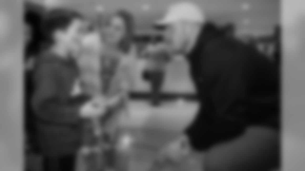 2018_1120_CR_HolidayHuddleThanksgiving_0031