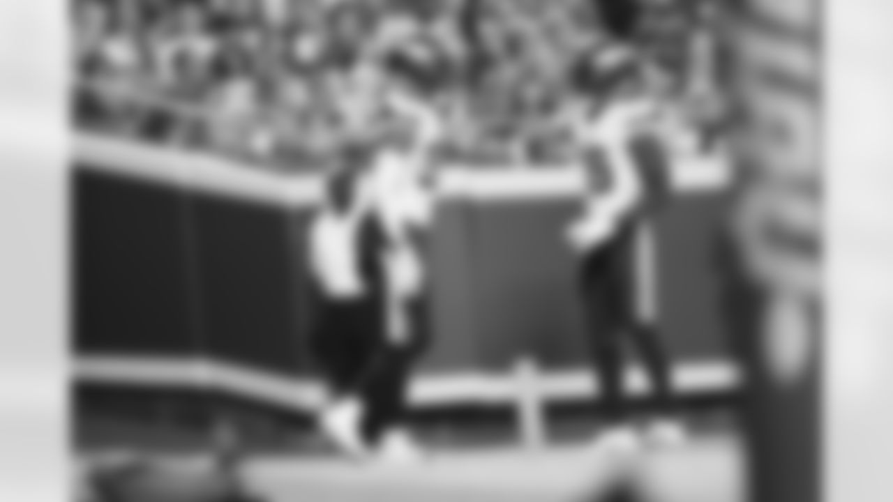 0827_Away-3-31