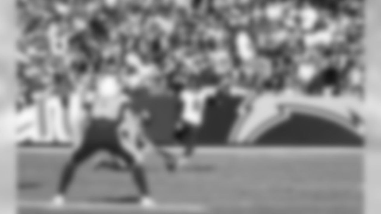 2019_1215_Chargers_Away_0086