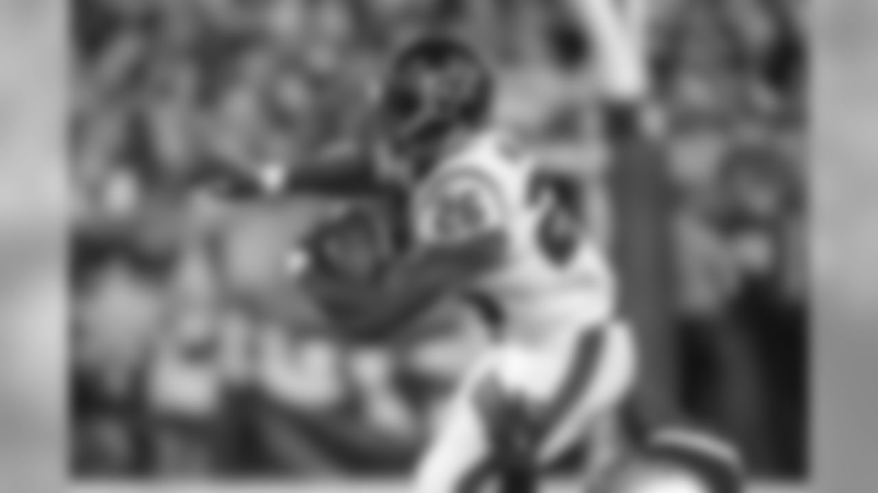 The Vikings defense can expect a heavy dose of Lamar Miller, who is second in the NFL in rushing attempts (93).