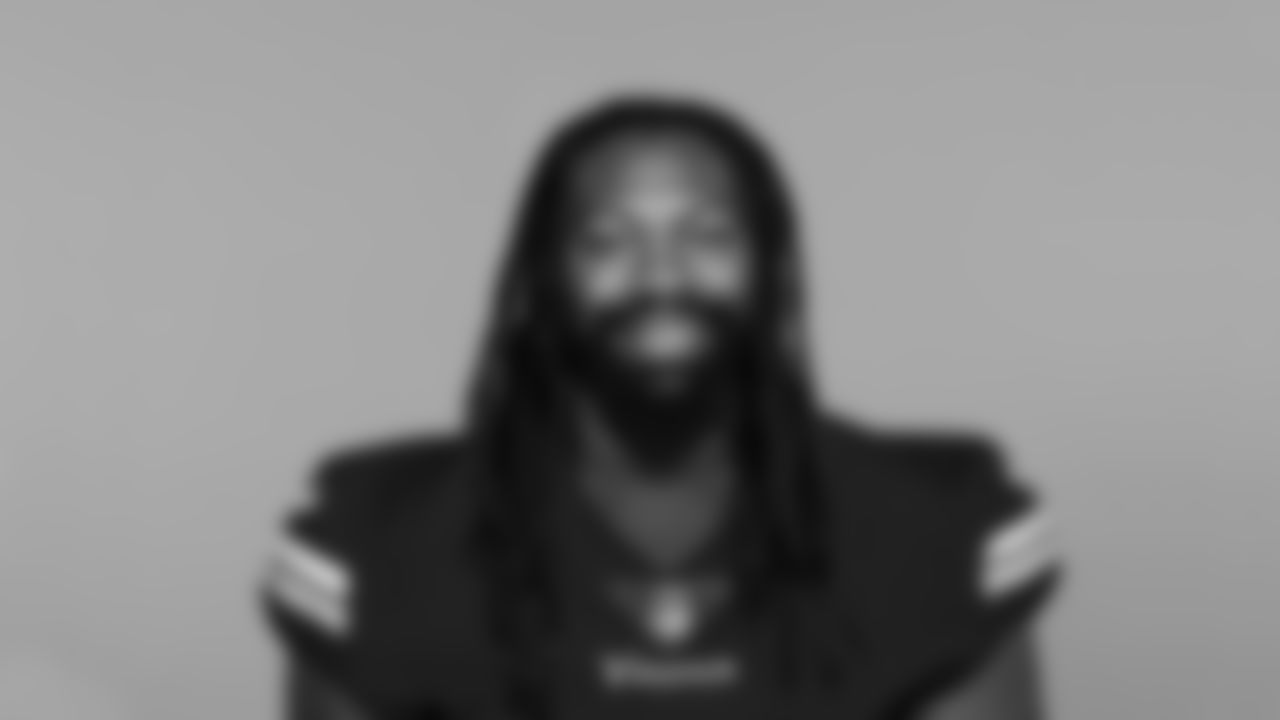55 LB Za'Darius Smith