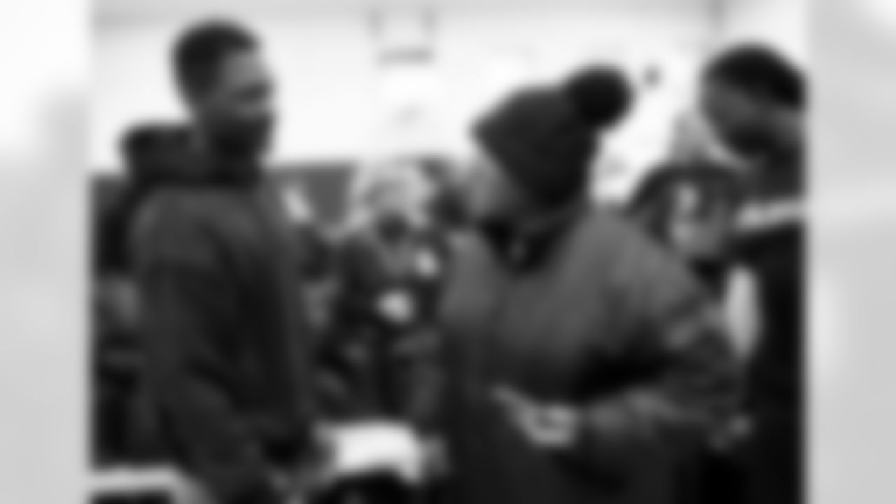 2018_1120_CR_DiggsTurkeyGiveaway_0040