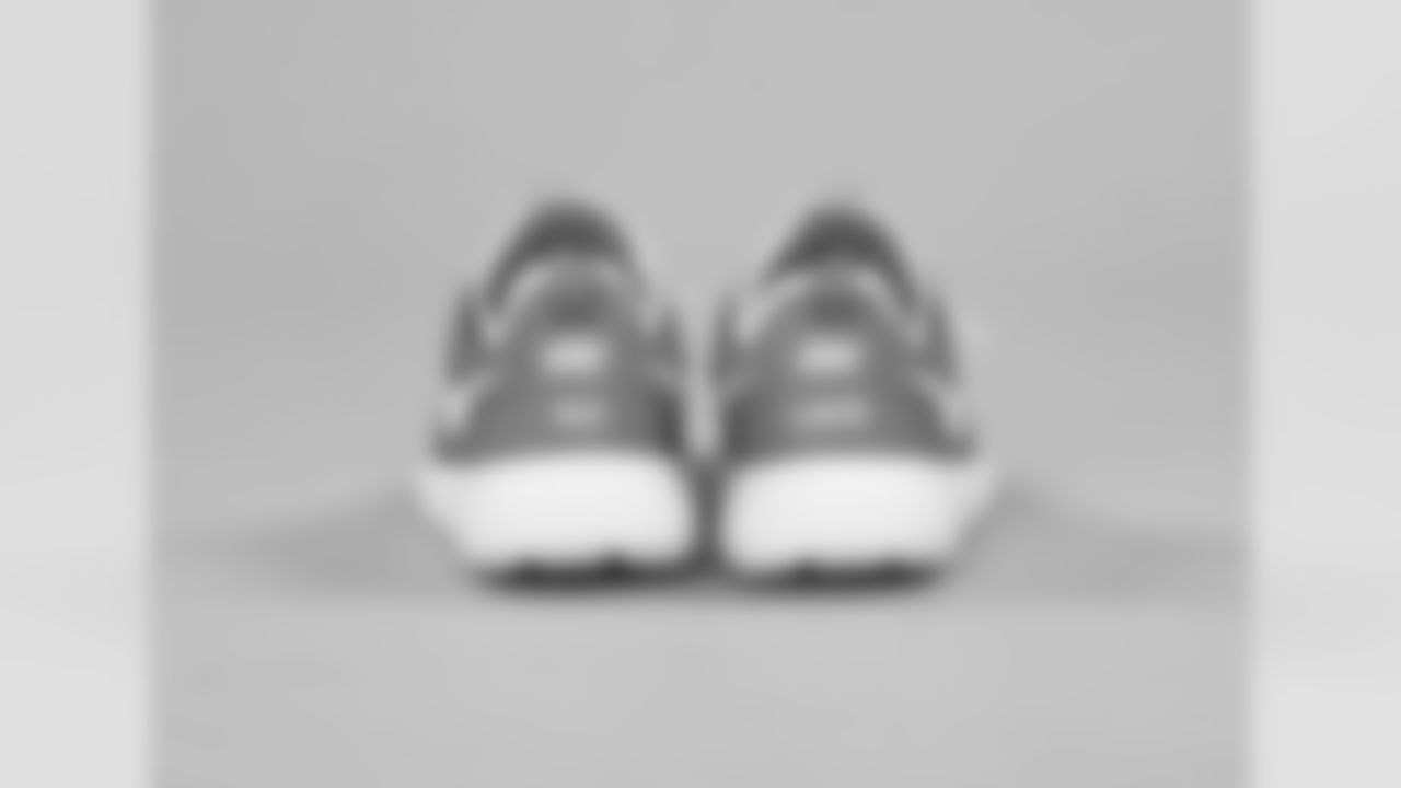 2018_1011_CrucialCatchShoes_0022