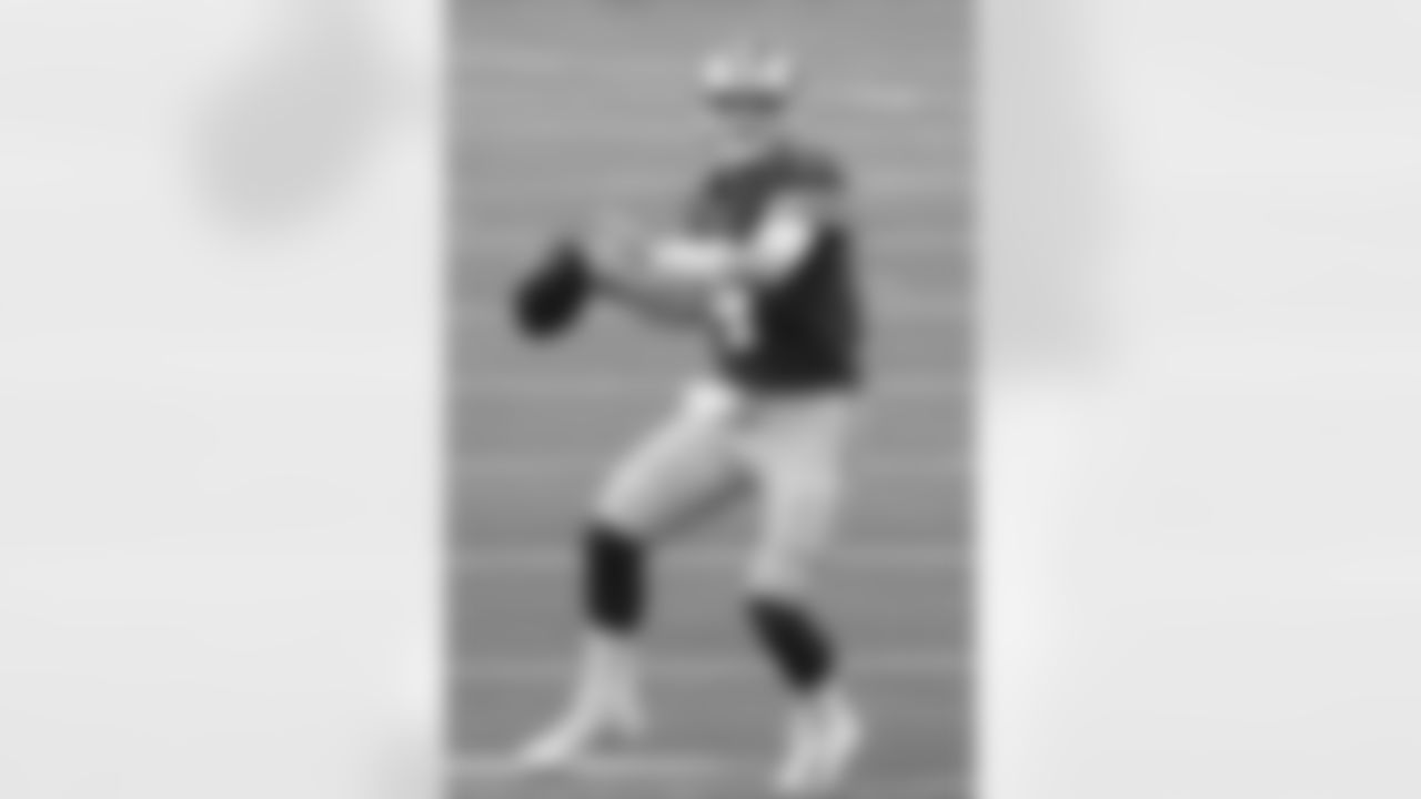 QB Nick Mullens