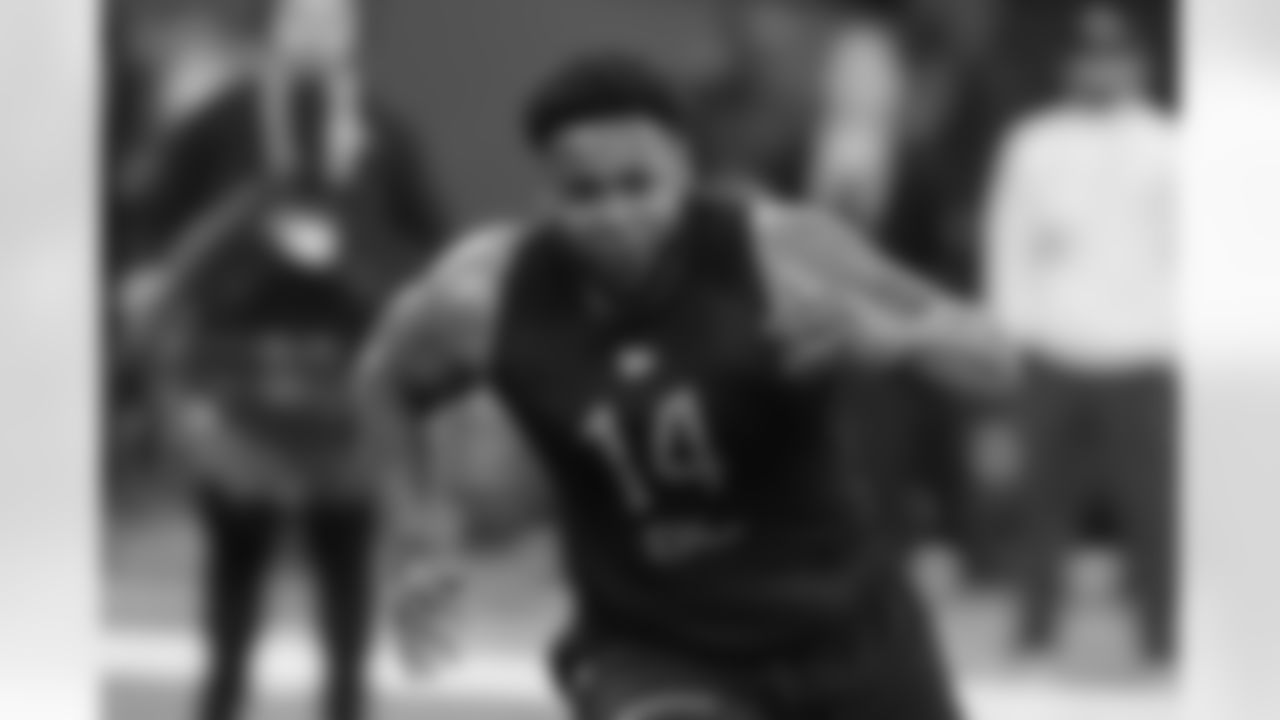 DT Travis Jones, Connecticut