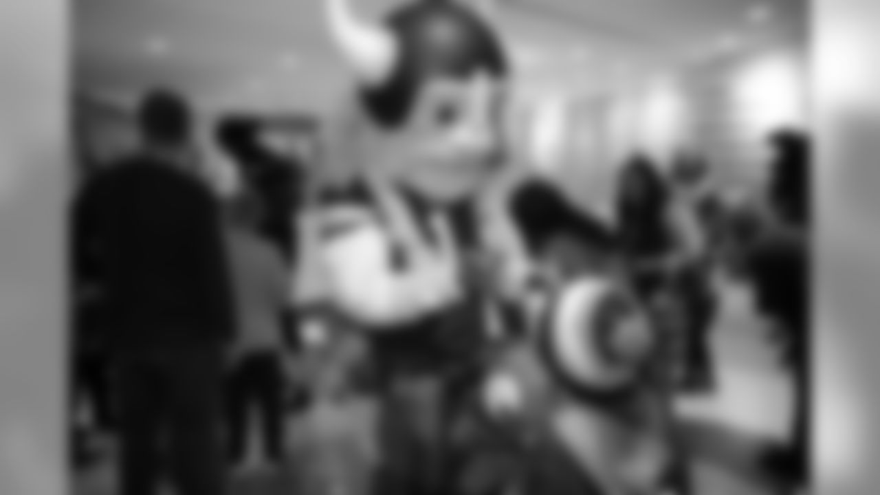 2018_1120_CR_HolidayHuddleThanksgiving_0024