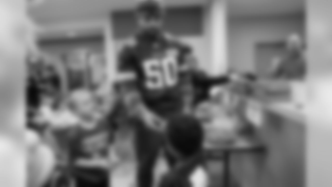 20191209_AnthonyBarrsHolidayParty_038