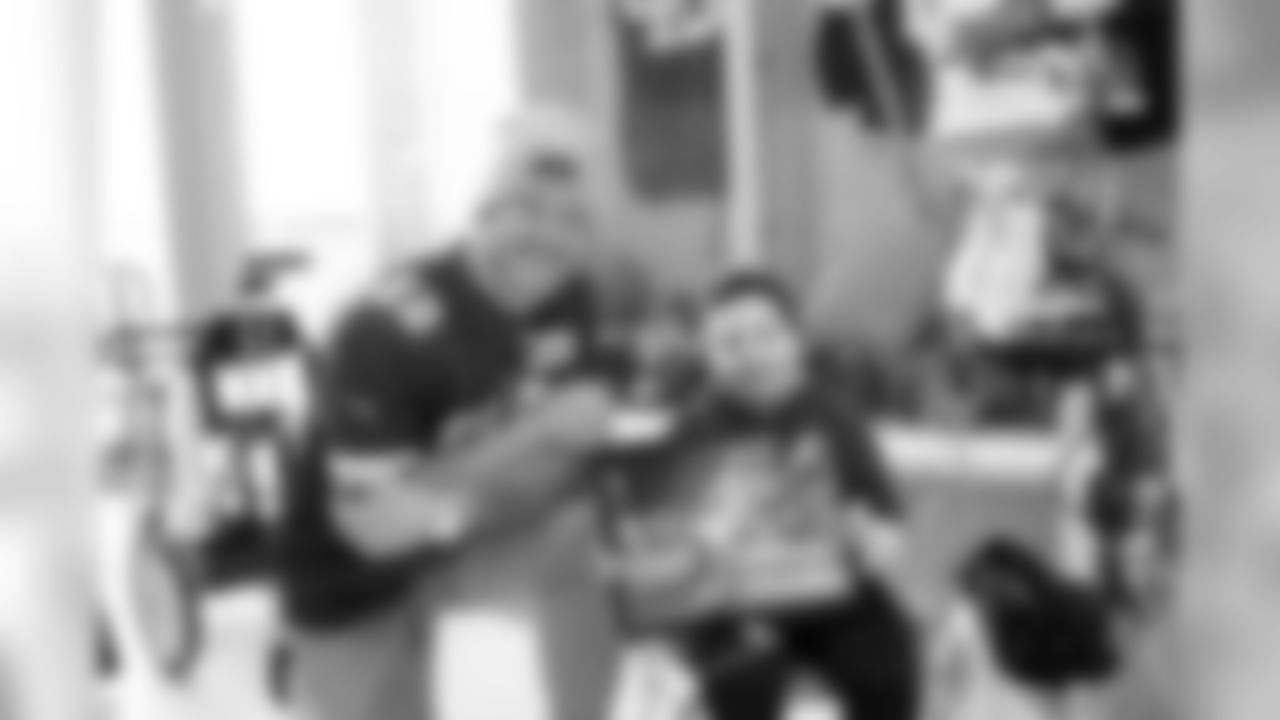 2019_1210_CR_HolidayHuddleChristmas_0014