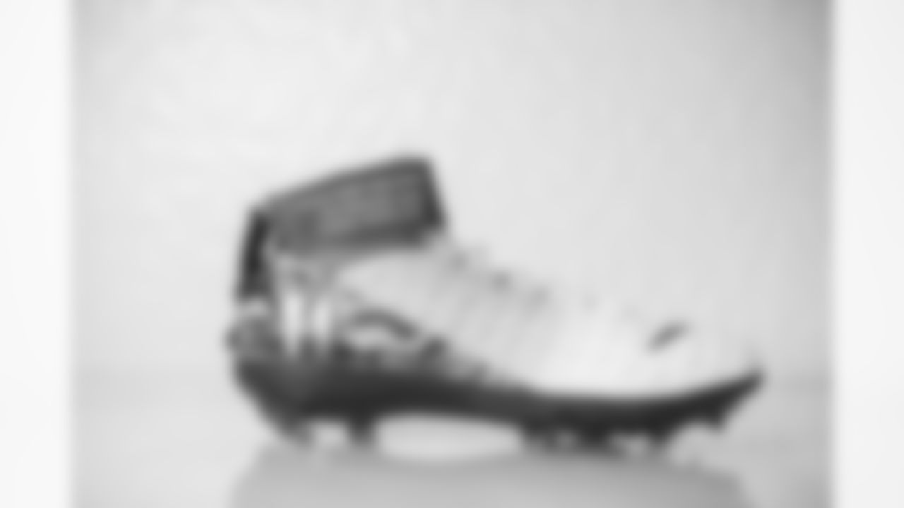 Kyle Hinton, G
Organization: Play the Next Play
Cause: Military member and veteran support