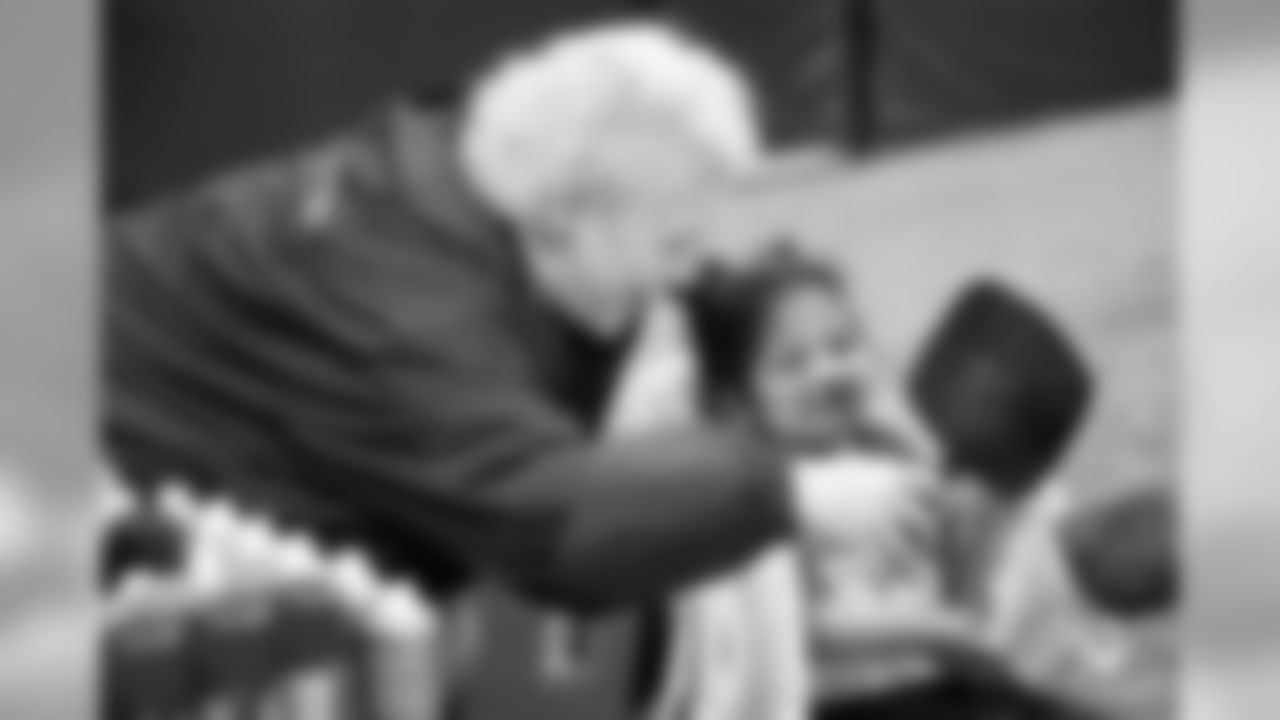 2018_1204_CR_AdoptionFunFest_0021