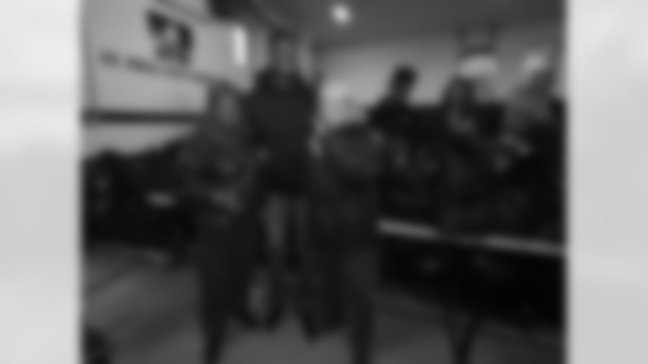 2018_1120_CR_DiggsTurkeyGiveaway_0035
