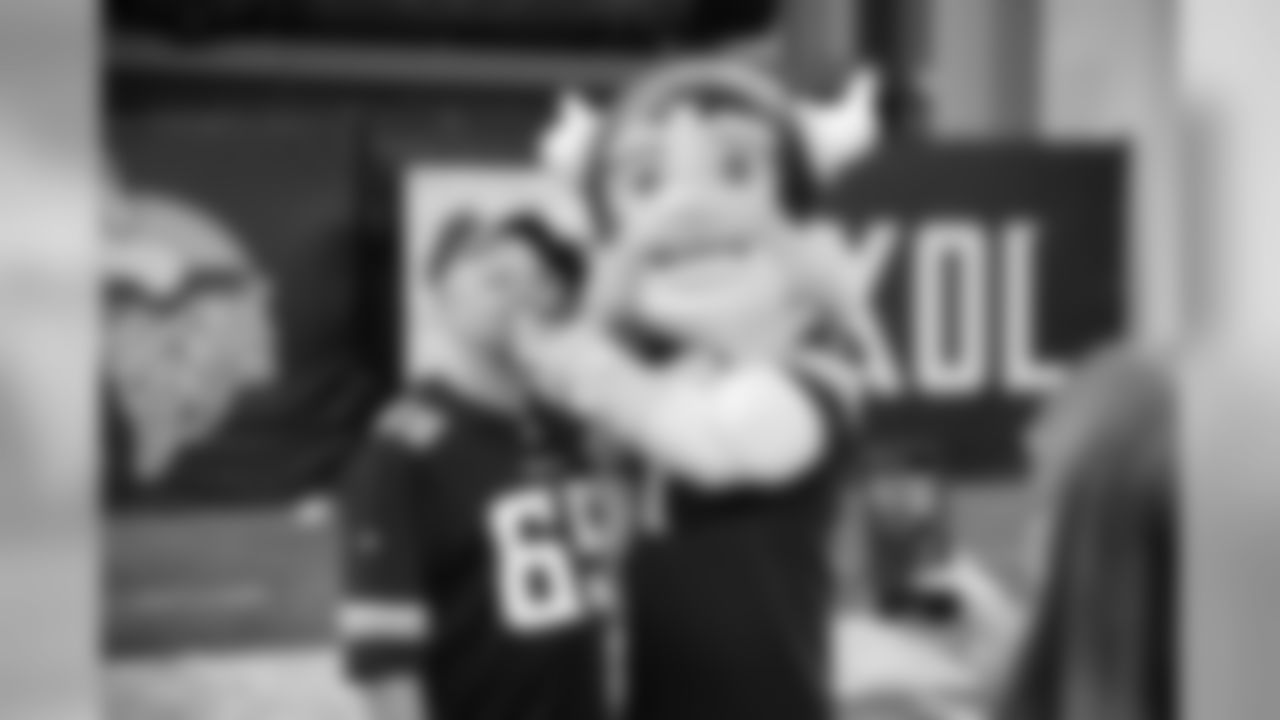 2018_1204_CR_AdoptionFunFest_0049