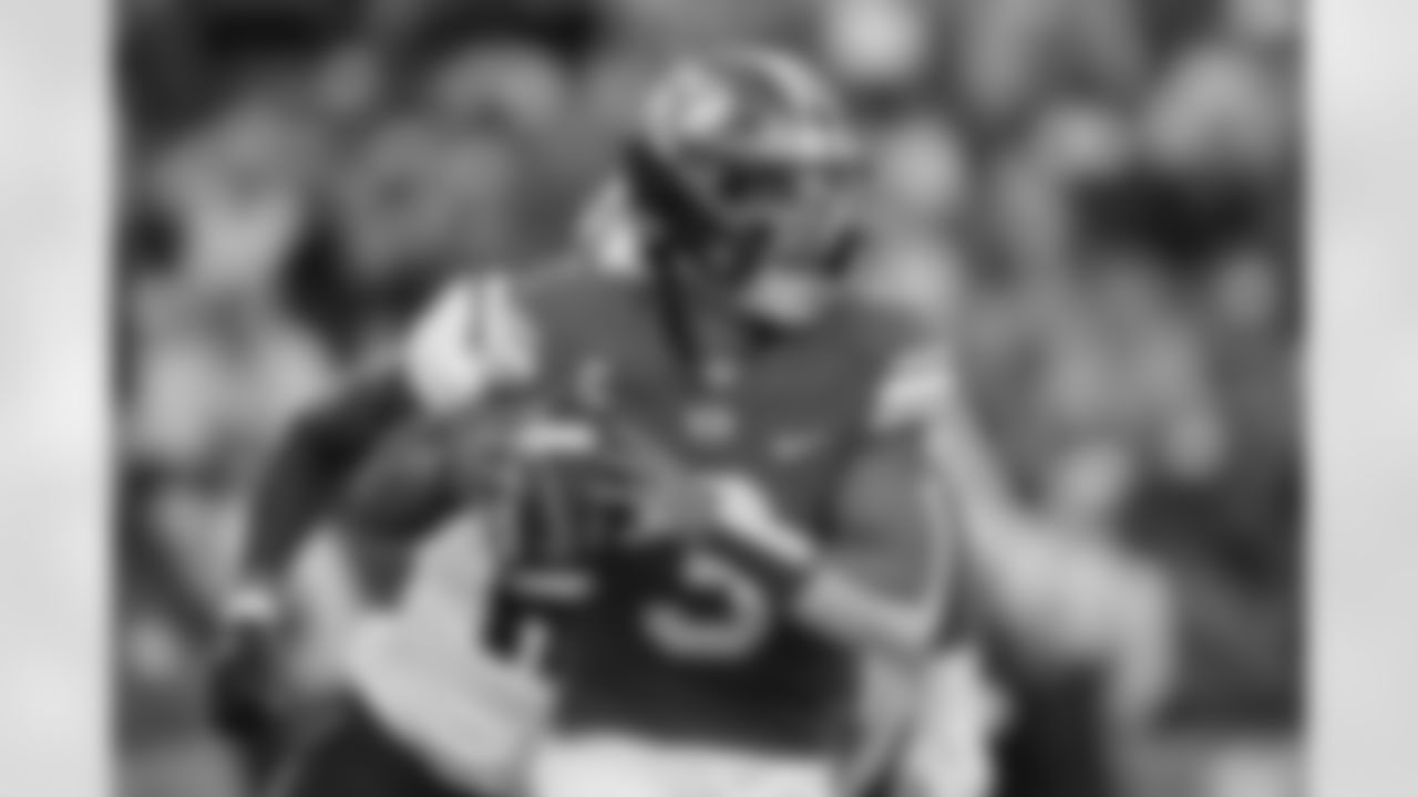 QB Jaren Hall