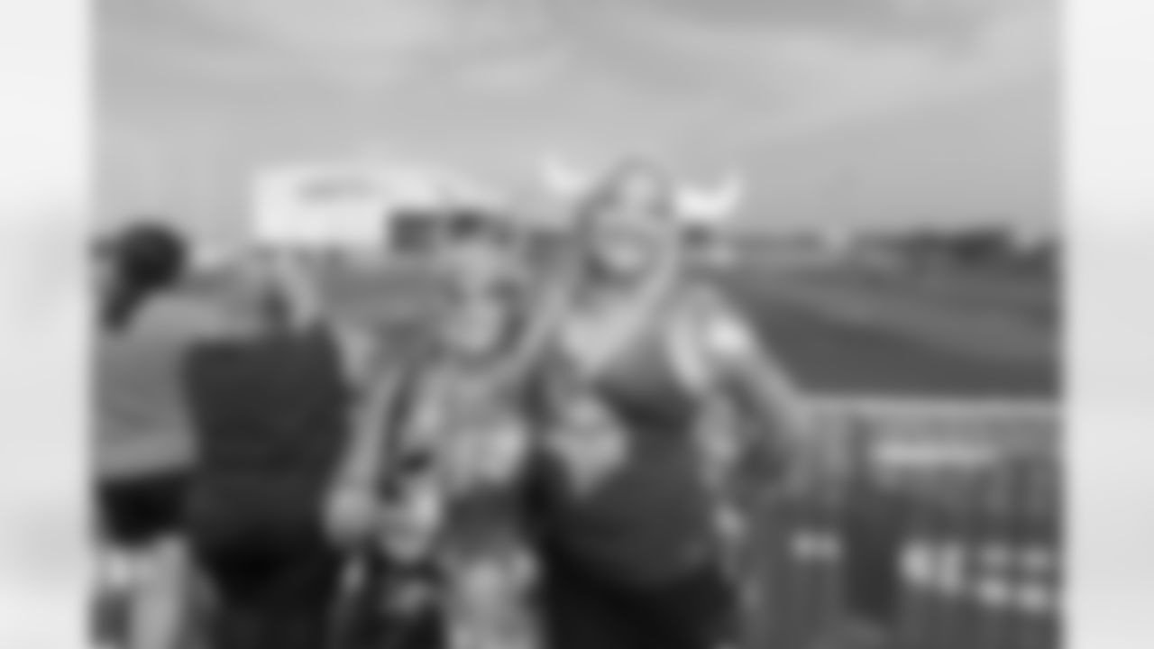 2018_0814_Event_VikingsWomenVIPTent_0047