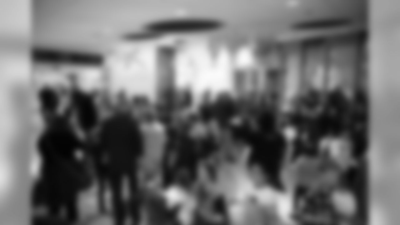 2018_1120_CR_HolidayHuddleThanksgiving_0030